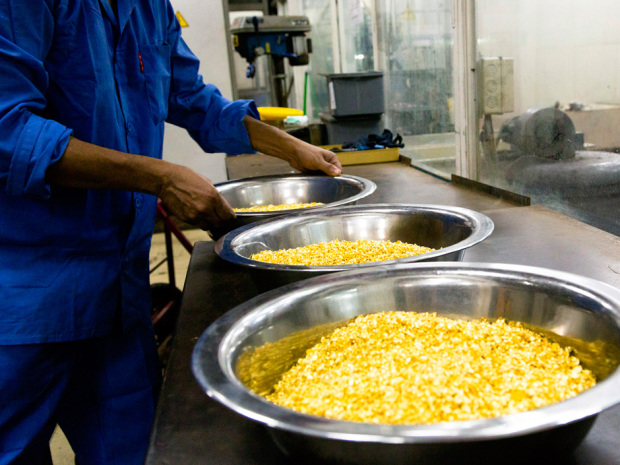 Giá vàng lên mức cao nhất trong một tháng